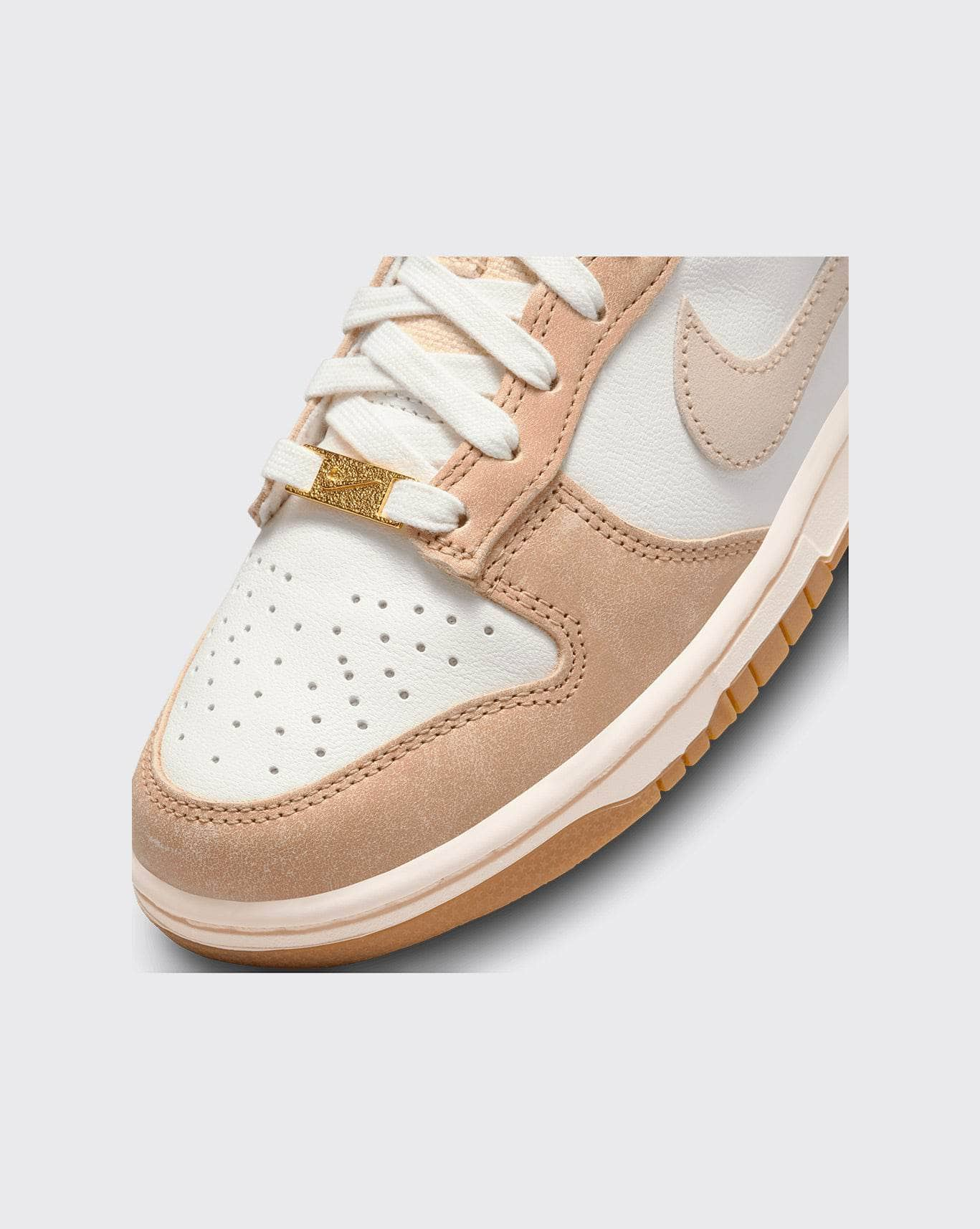 Nike Women's Dunk Low SE