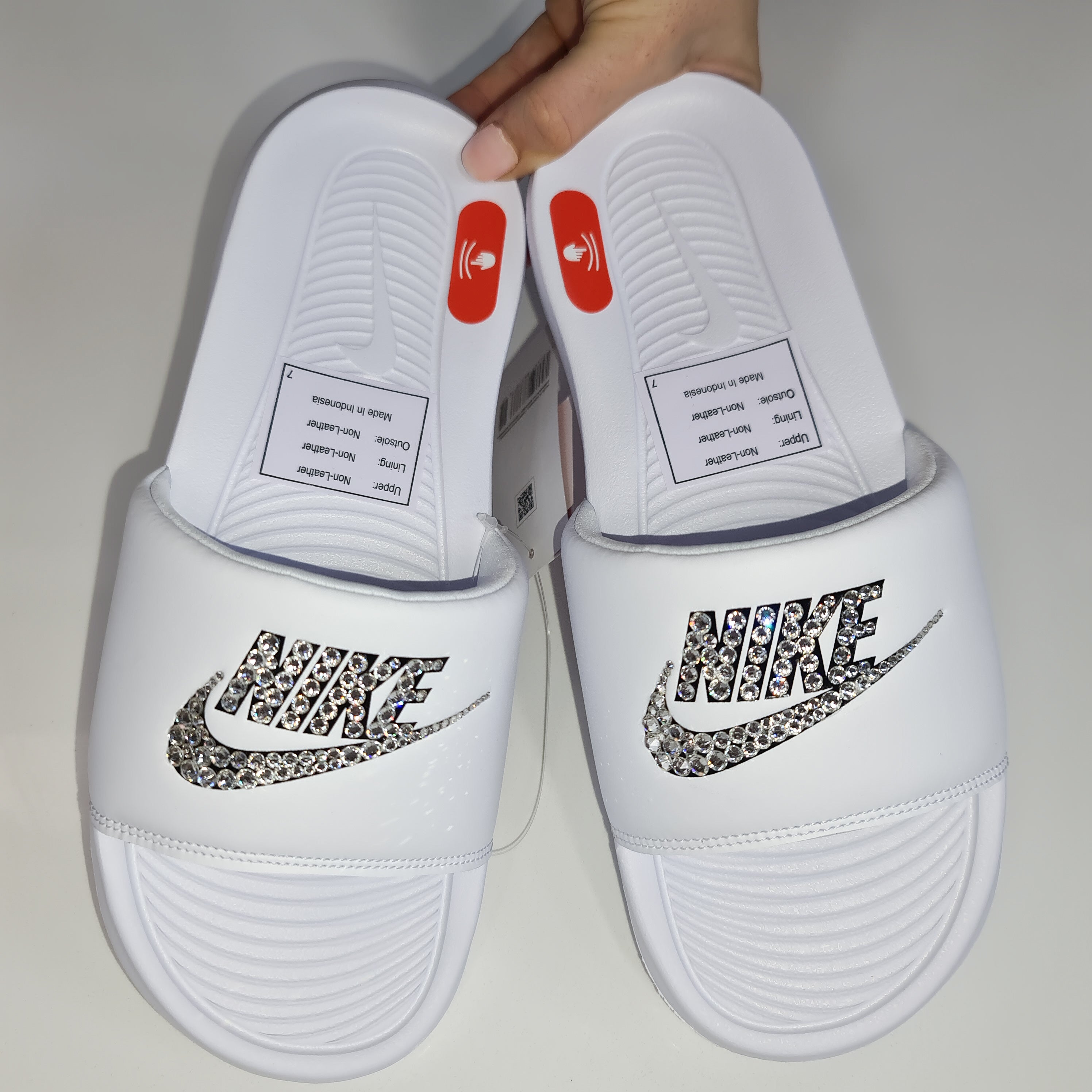 Victori Women Slides (White)